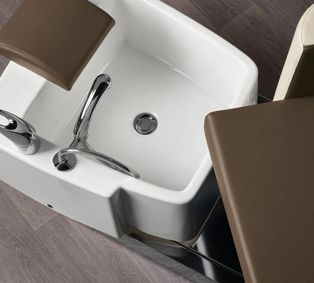 MB Atlantis Pedicure Chair - Image 3