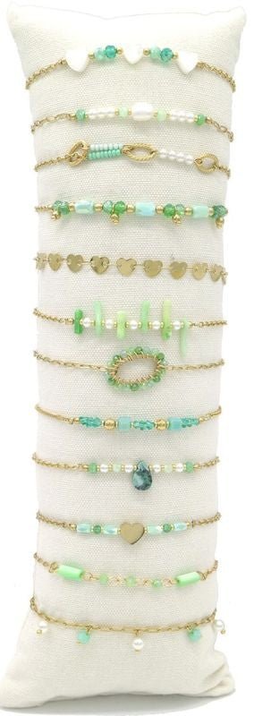 Stainless steel armbandjes op kussen groen